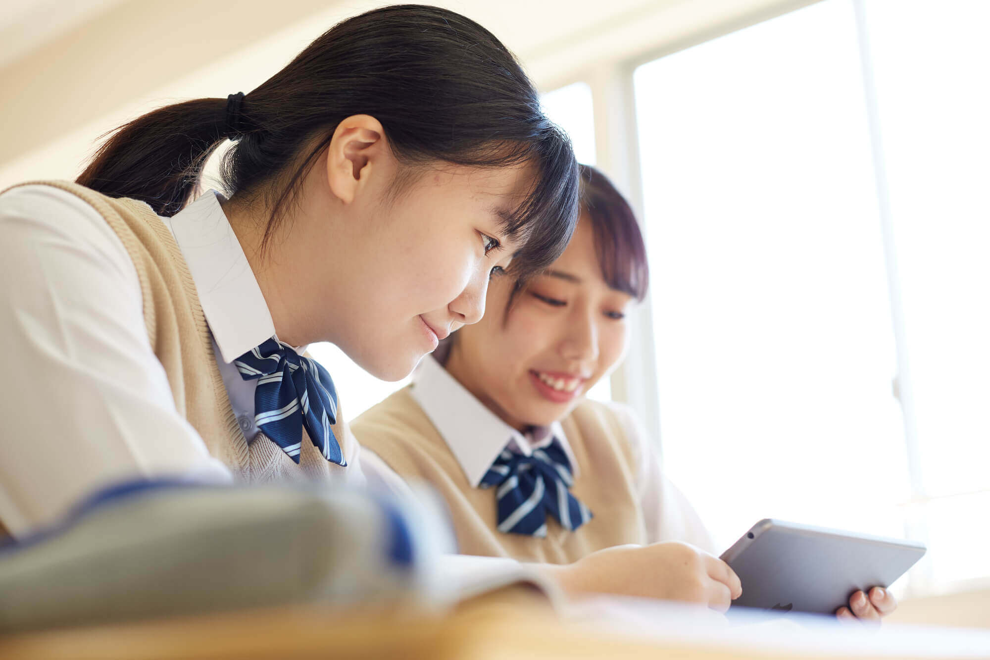 2020年の調査で中学生のスマホ所持率は67%