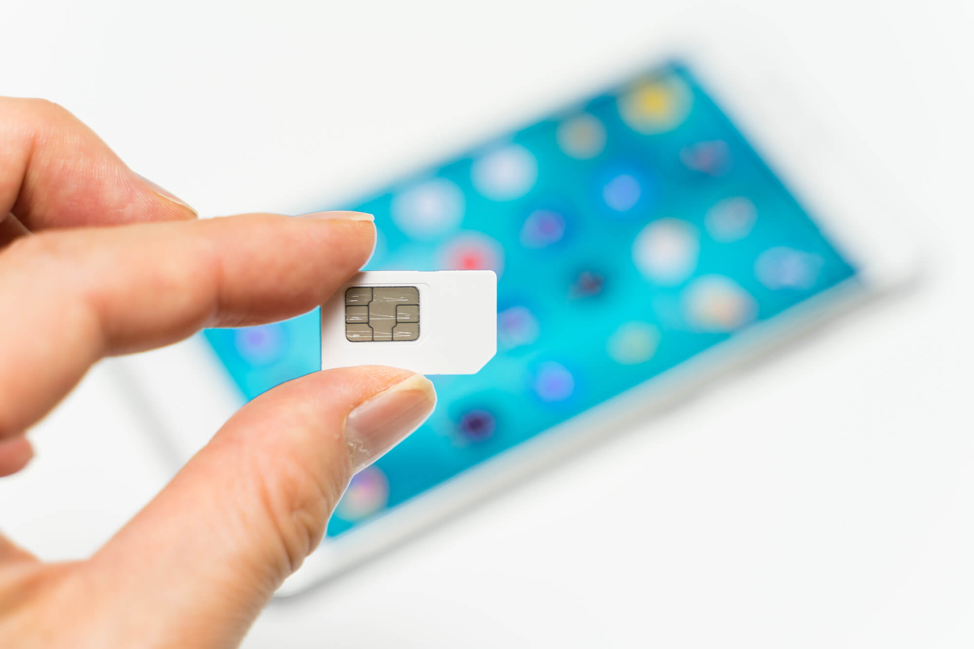 SIMカードとは契約情報が入ったICチップ付きの小型カード